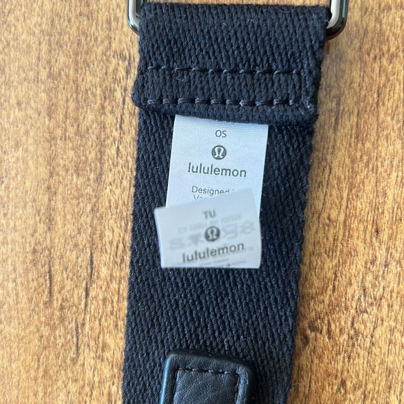 Lululemon Belt Bag "sold" - Picture 3 of 9